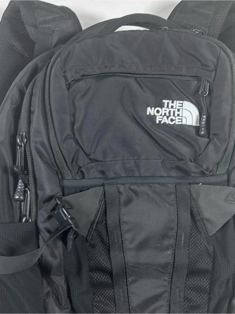 The North Face Unisex RECON Day Travel Hike Student 30L Backpack Black